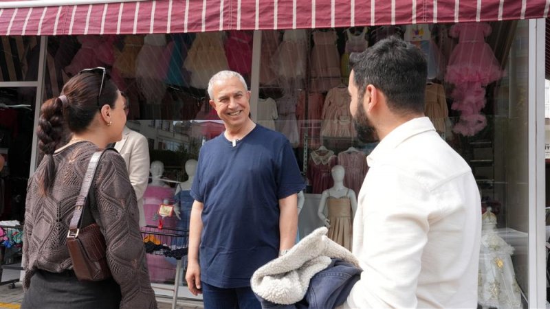 Başkan özçelik’ten esnaflara ziyaret