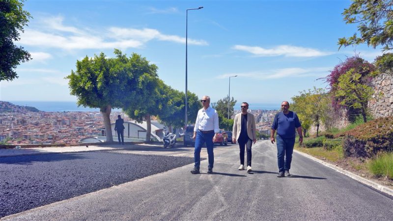 Başkan özçelik teras’taki asfalt çalışmasını yerinde inceledi