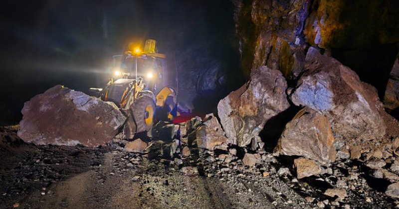 Heyelan Nedeniyle Kapanan Taşatan Yolu Açıldı