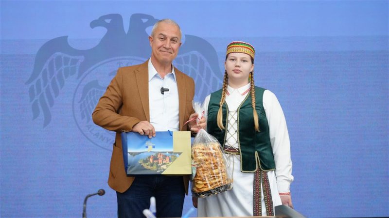 Kardeş şehir çocuklarından başkan özçelik'e ziyaret