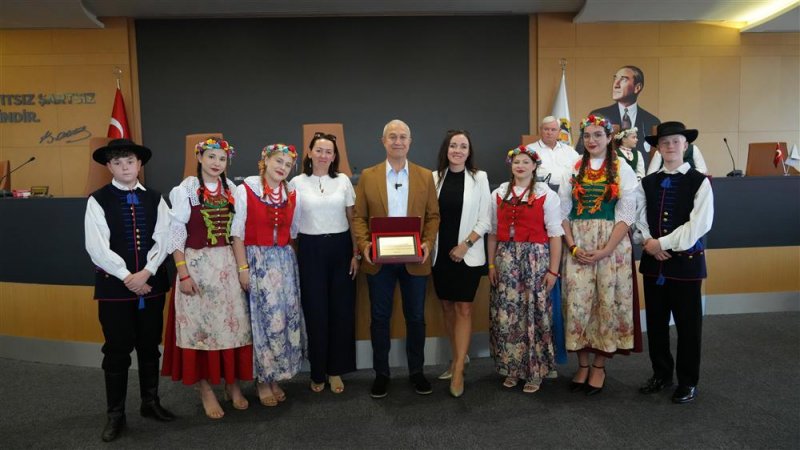 Kardeş şehir çocuklarından başkan özçelik'e ziyaret