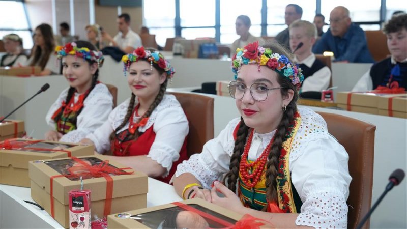 Kardeş şehir çocuklarından başkan özçelik'e ziyaret