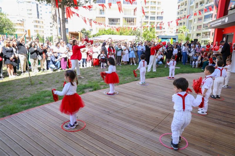 Mahmutlar hanife cebeci kreşi’nde 23 nisan coşkusu