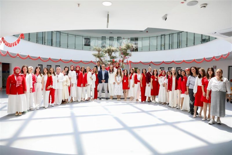 Mahmutlar hanife cebeci kreşi’nde 23 nisan coşkusu
