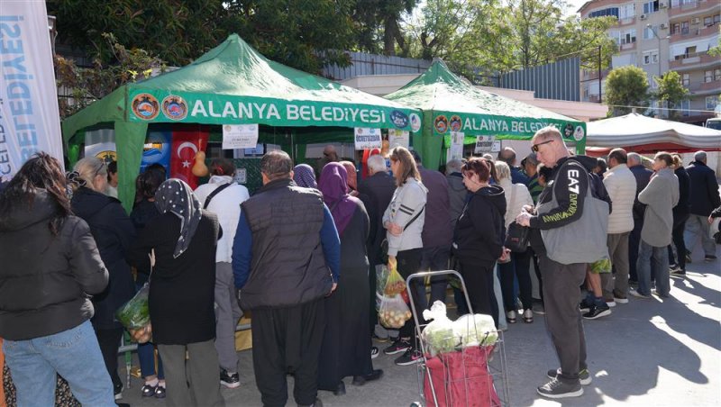 Ücretsiz su kabağı ve lif fidesi dağıtımı başladı