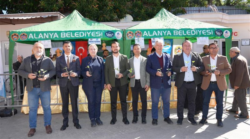 Ücretsiz su kabağı ve lif fidesi dağıtımı başladı