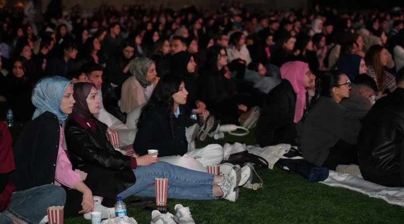 Üniversiteliler açık hava sinema festivali’nde buluştu