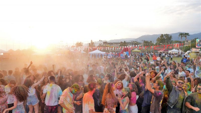 Alanya belediyesi gençlik festivali coşkuyla tamamlandı