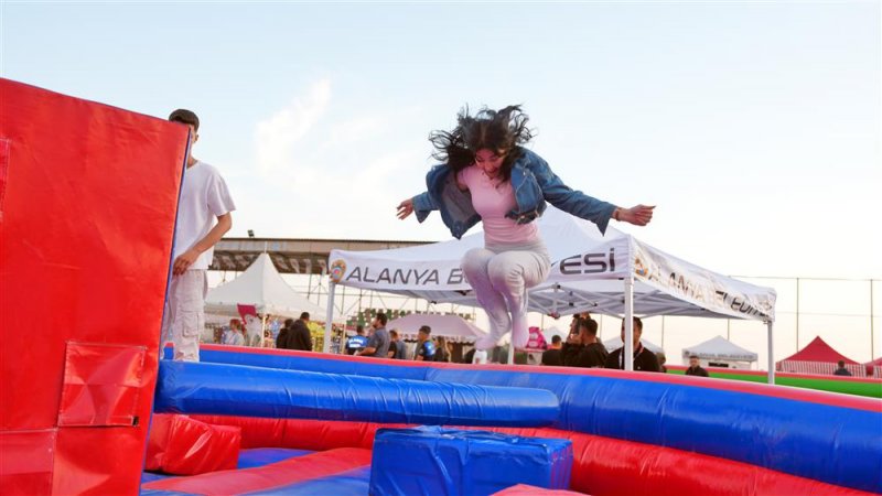 Alanya belediyesi gençlik festivali coşkuyla tamamlandı