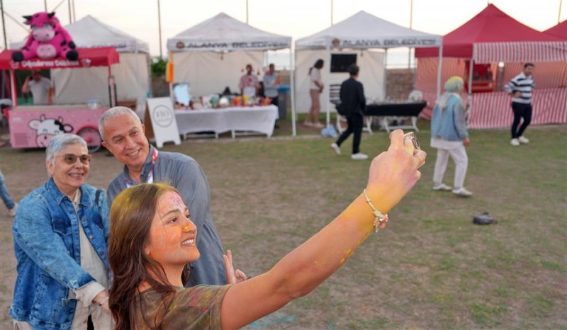 Alanya belediyesi gençlik festivali coşkuyla tamamlandı