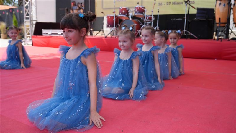 Alanya uluslararası çocuk festivali coşkuyla başladı