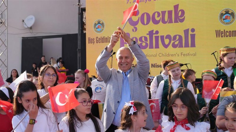 Alanya uluslararası çocuk festivali coşkuyla başladı