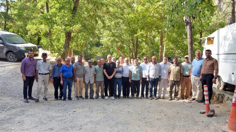 Alanya belediyesi 9 mahalle ve yaylalara hizmet verecek dağdere yolunu tamamlıyor asfalt serim işlemi başladı