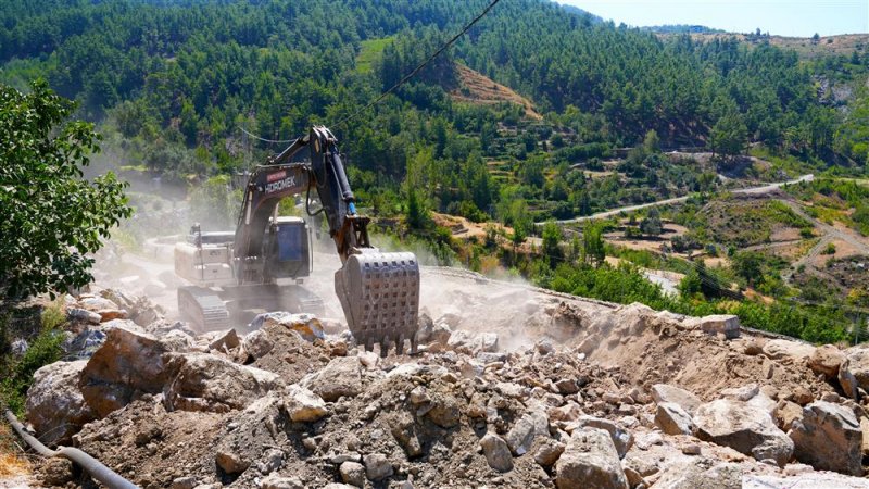 Alanya belediyesi, fakırcalı&rsquo;nın yollarını konforla buluşturuyor