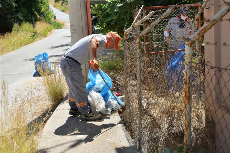 Alanya belediyesi&rsquo;nden 4-4&rsquo;l&uuml;k temizlik hizmeti