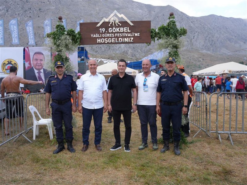 G&ouml;kbel'de ikinci kez başpehlivan enes doğan