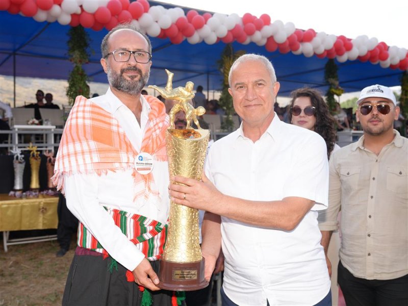 G&ouml;kbel'de ikinci kez başpehlivan enes doğan