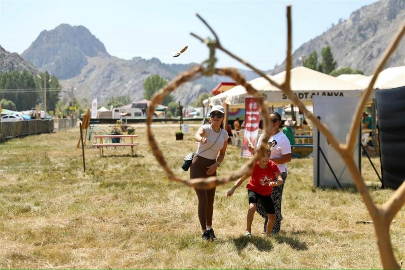 G&ouml;kbel&rsquo;de spor k&uuml;lt&uuml;r ve dostluk bir arada