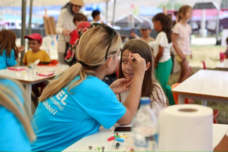 G&ouml;kbel&rsquo;de spor k&uuml;lt&uuml;r ve dostluk bir arada