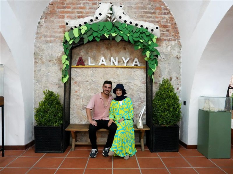 İpeğin izinde sergisi tarihi bedesten&rsquo;de a&ccedil;ıldı