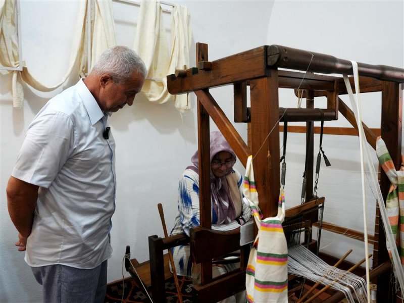 İpeğin izinde sergisi tarihi bedesten&rsquo;de a&ccedil;ıldı