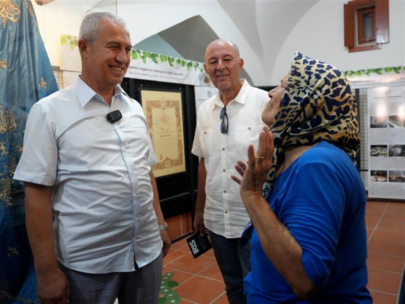 İpeğin izinde sergisi tarihi bedesten&rsquo;de a&ccedil;ıldı