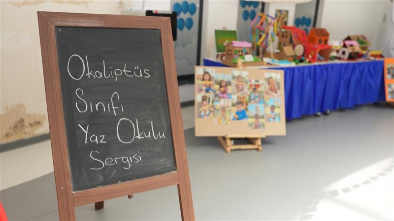 Kayıtların s&uuml;rd&uuml;ğ&uuml; hanife cebeci kreş ve &ccedil;ocuk akademisi&rsquo;nde sergi heyecanı