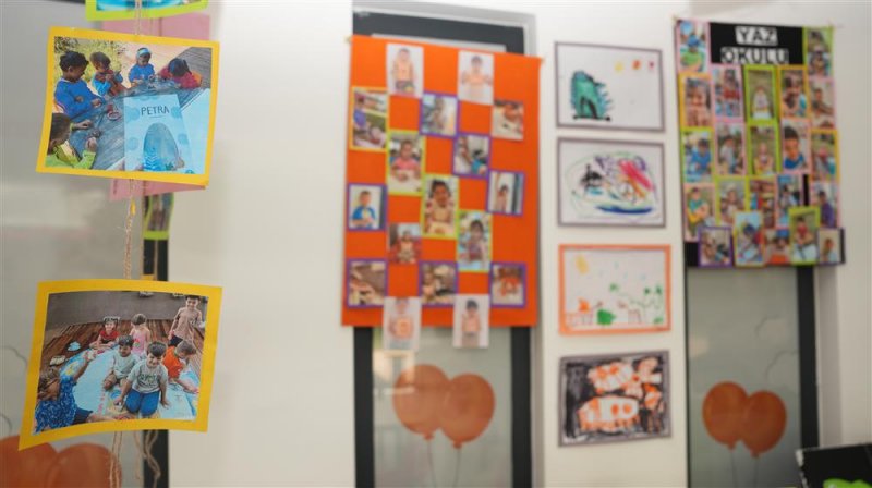 Kayıtların s&uuml;rd&uuml;ğ&uuml; hanife cebeci kreş ve &ccedil;ocuk akademisi&rsquo;nde sergi heyecanı