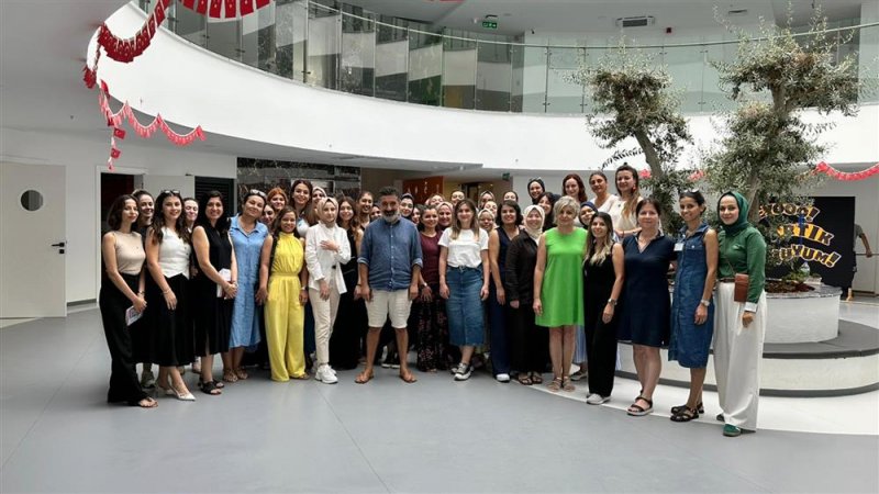 Alanya belediyesi &ccedil;ocuk akademileri hizmet i&ccedil;i eğitim programı tamamlandı