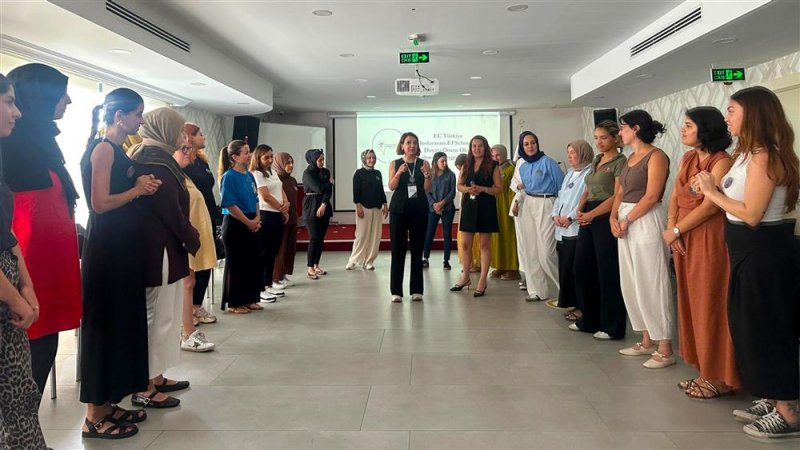 Alanya belediyesi &ccedil;ocuk akademileri hizmet i&ccedil;i eğitim programı tamamlandı
