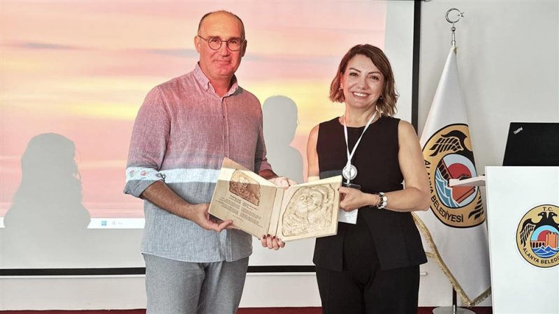 Alanya belediyesi &ccedil;ocuk akademileri hizmet i&ccedil;i eğitim programı tamamlandı