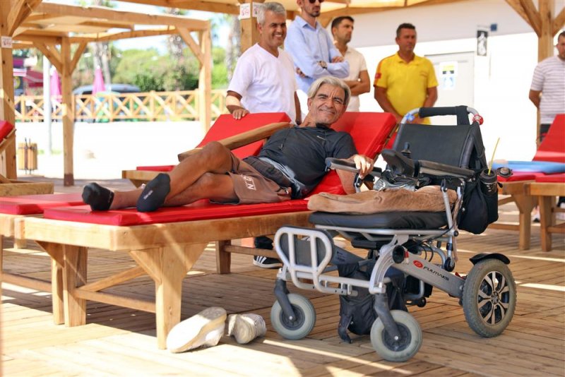 Alanya belediyesi engelsiz halk plajı'na ilk yılda yoğun ilgi