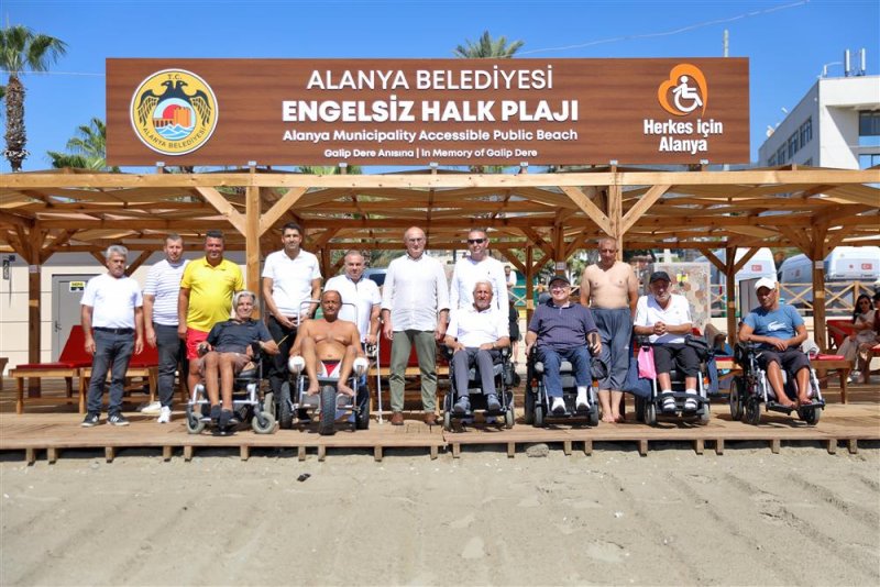 Alanya belediyesi engelsiz halk plajı'na ilk yılda yoğun ilgi