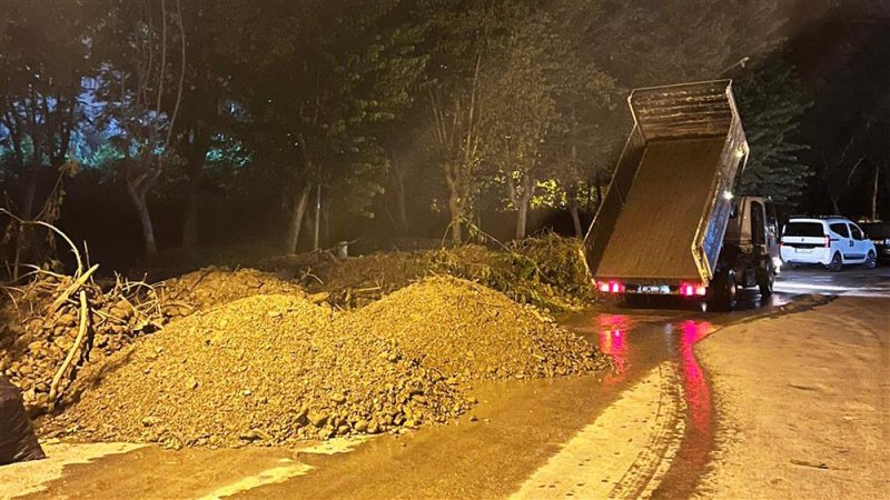 Alanya belediyesi'nden dere temizleme &ccedil;alışması