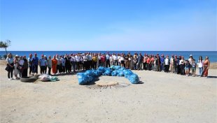 Alanya belediyesi’nden sahil temizliği