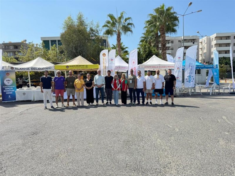 Alanya’da üniversite öğrencilerine sıcak karşılama