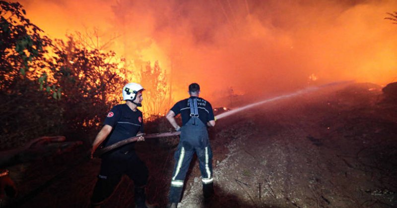 Antalya Büyükşehir Belediyesi İtfaiyesi’Nden Yangınlara Hızlı Ve Etkin Müdahale