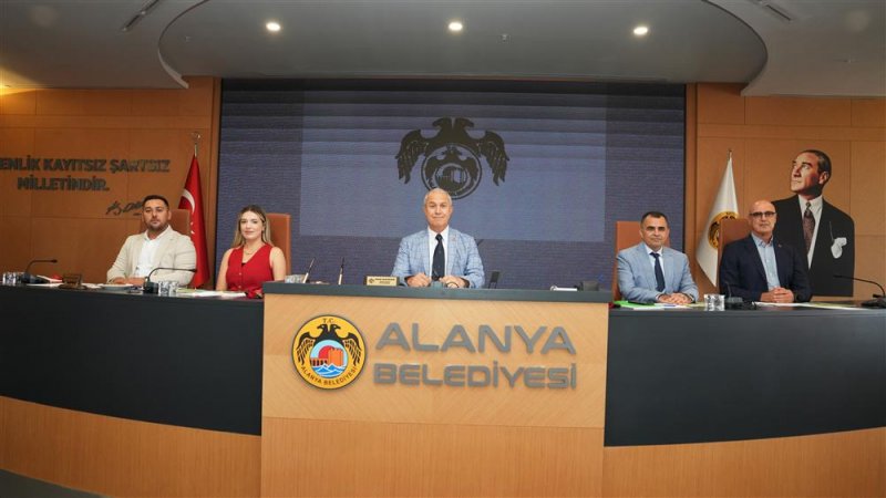 Başkan &ouml;z&ccedil;elik: t&uuml;m bu hizmetleri gelecek se&ccedil;imlere değil, gelecek nesillere yatırım olarak yapıyoruz