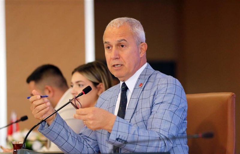 Başkan &ouml;z&ccedil;elik: t&uuml;m bu hizmetleri gelecek se&ccedil;imlere değil, gelecek nesillere yatırım olarak yapıyoruz