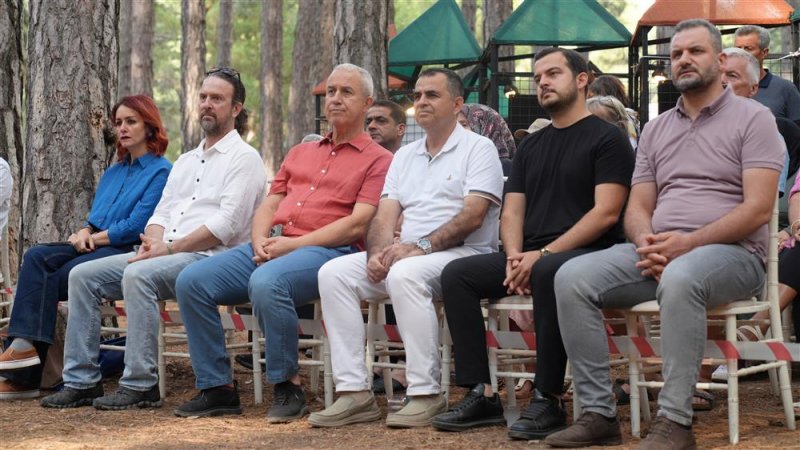 Gedevet'te tarih ve günümüz bir arada yaşandı