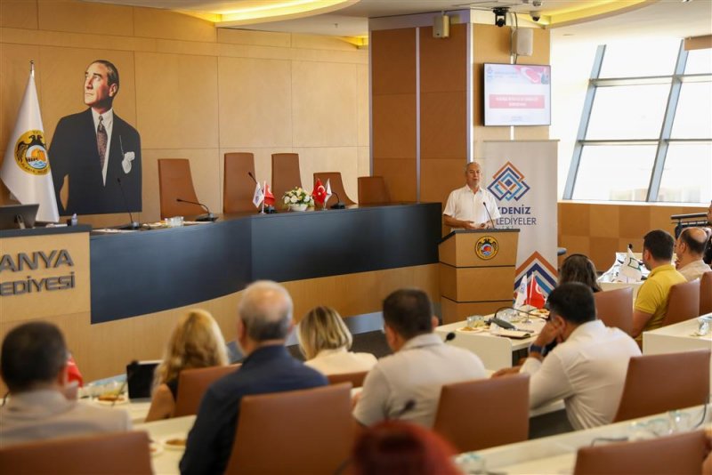 Kurakçıl peyzaj ve su verimliliği sempozyumu alanya’da düzenlendi