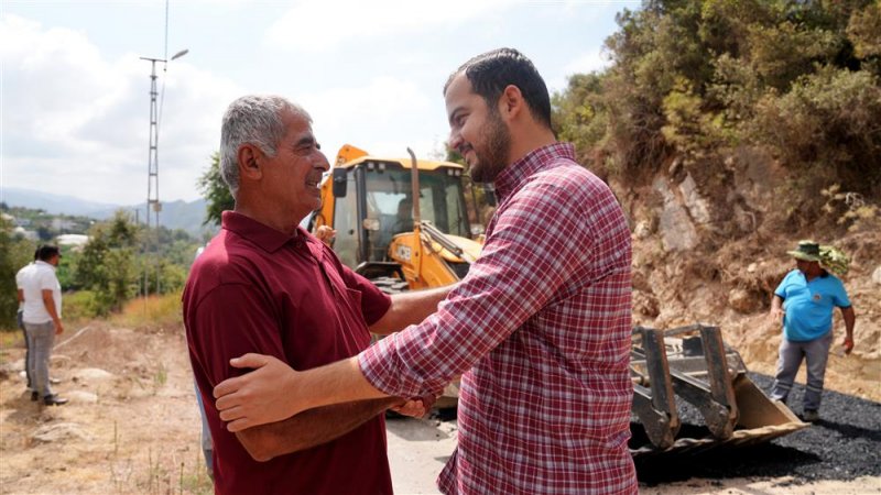 Syedra yolu asfaltla buluştu