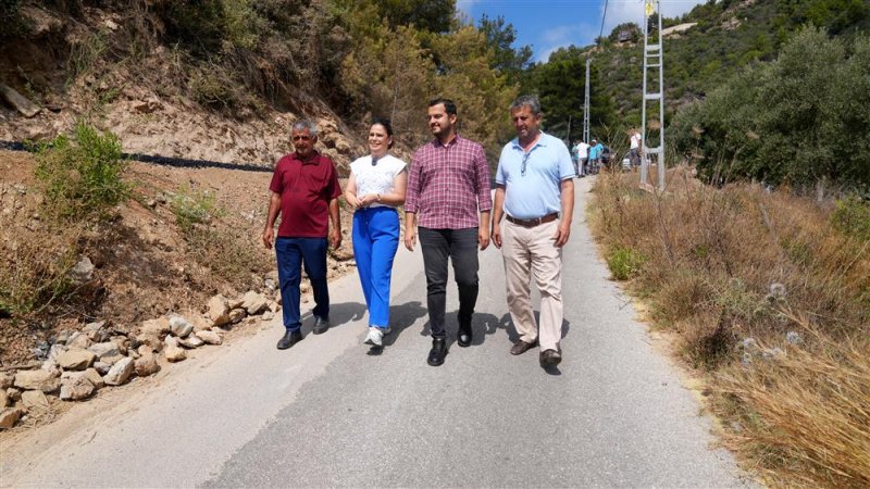 Syedra yolu asfaltla buluştu