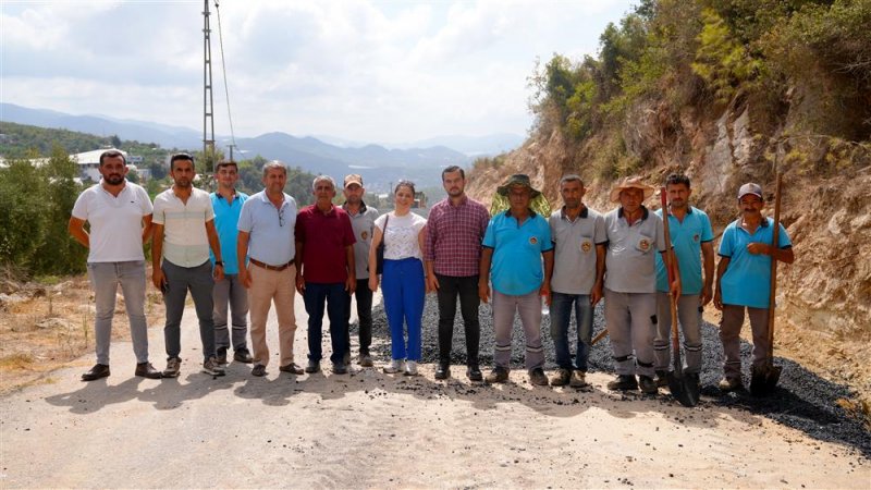 Syedra yolu asfaltla buluştu