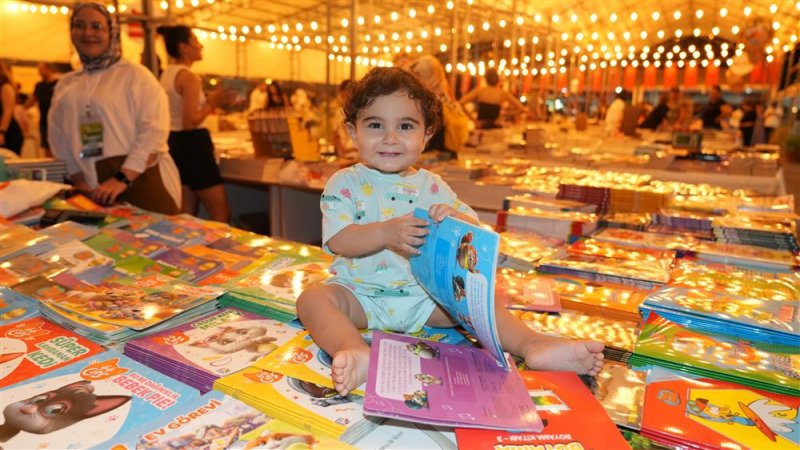 7. alanya kitap fuarı &quot;okumak yeşertir&quot; temasıyla başladı