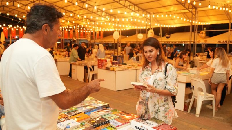 7. alanya kitap fuarı &quot;okumak yeşertir&quot; temasıyla başladı