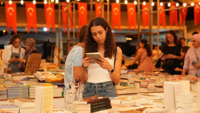 7. alanya kitap fuarı &quot;okumak yeşertir&quot; temasıyla başladı