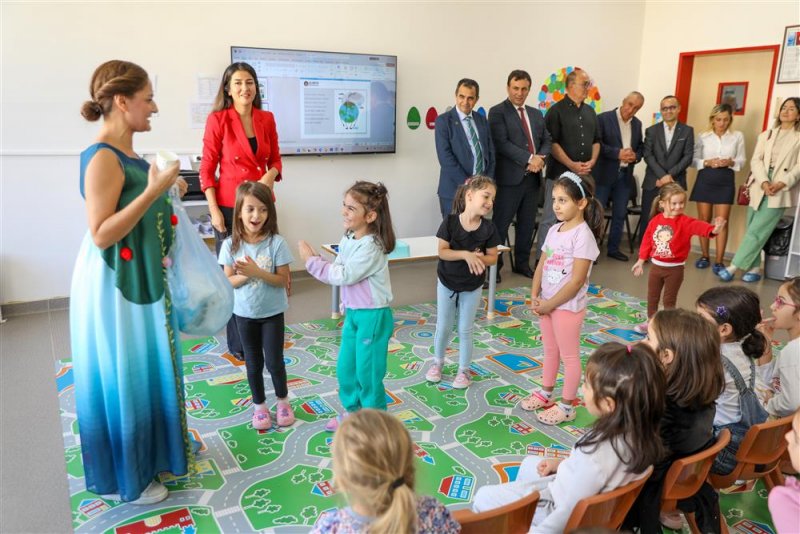 Alanya belediyesi’nden miniklere temizlik eğitimi