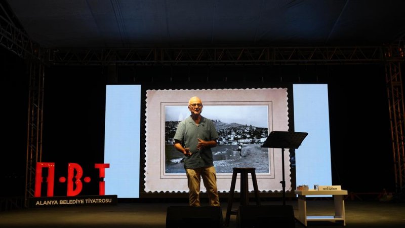 Alanya kitap fuarı devam ediyor