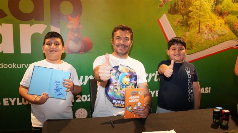 Alanya kitap fuarı devam ediyor